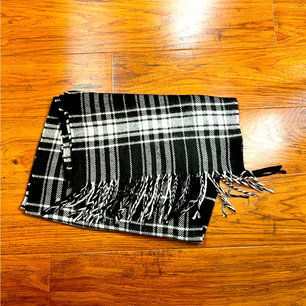 Womens Merona plaid black and white scarf